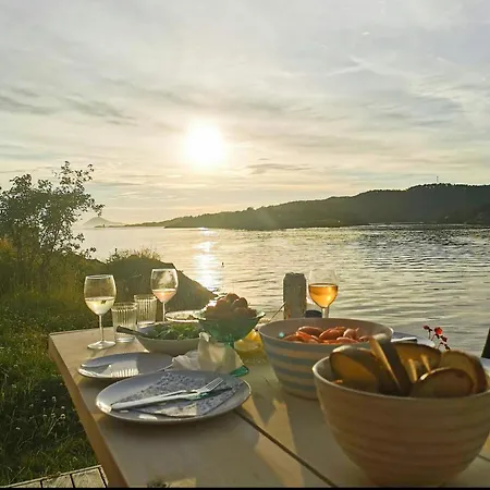 Modern Fisherman's By The Sea At Markane Stavang