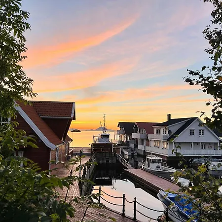 Modern Fisherman's By The Sea At Markane Stavang